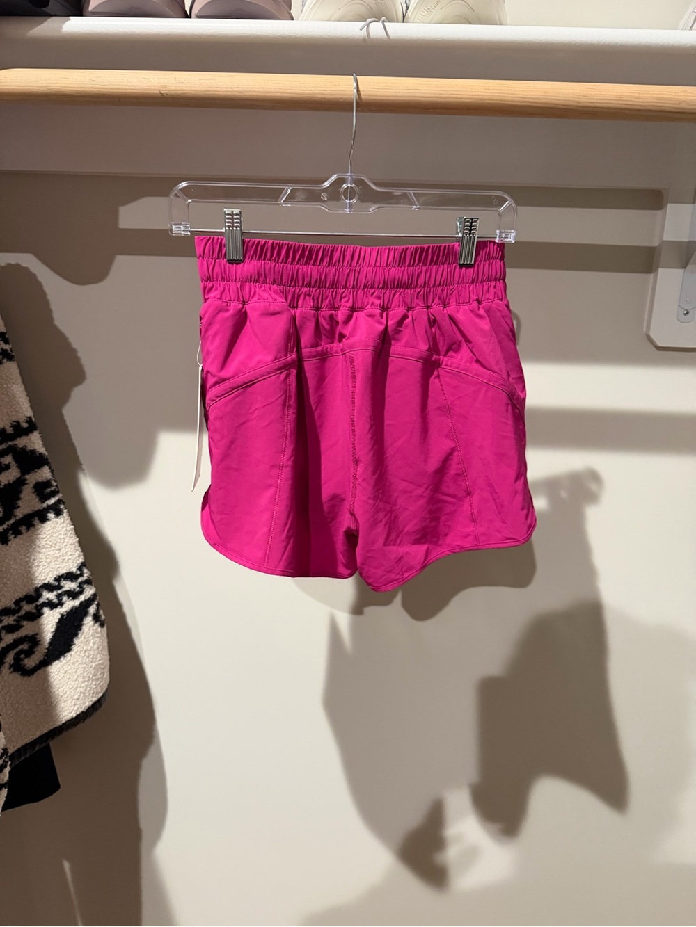 Lululemon Track That Ripe Raspberry — Size 8 — NWT - Picture 3 of 5